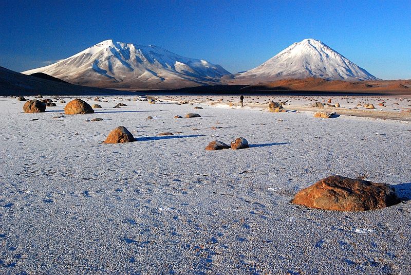 Laura i Astronom-285.JPG - Zbliżamy się do wulkanów, to już prawie 5000 m.n.p.m. (Zdjęcie: Laura i Astronom)